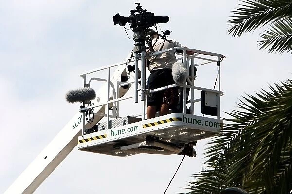 Formula One World Championship: Cameraman in a crane