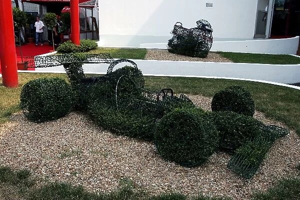 Formula One World Championship: Cars from foliage
