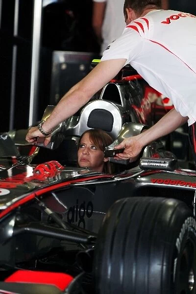 Formula One World Championship: Catherine Hyde, girlfriend of Heikki Kovalainen McLaren in the McLaren Mercedes MP4  /  23