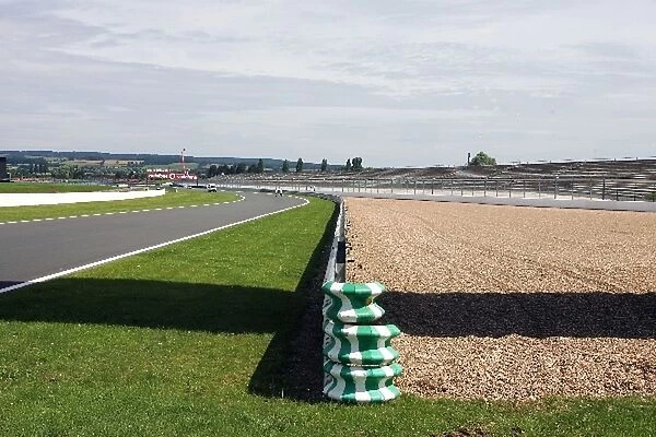 Formula One World Championship: Circuit detail: A barrier protecting the gravel trap
