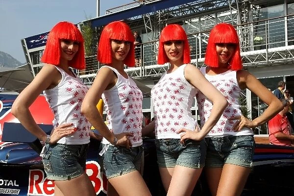 Formula One World Championship: Crazy Horse Dancers
