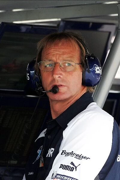 Formula One World Championship: Dickie Standford Williams Team Manager on the pit wall