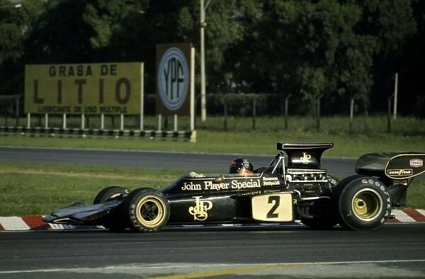 Formula One World Championship: Emerson Fittipaldi Lotus 72D took the lead ten laps from the end of the race and went on to take victory in the