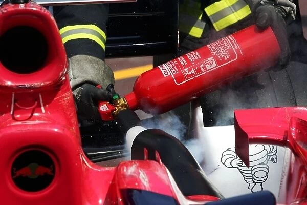 Formula One World Championship: Extinguisher used on a Scuderia Toro Rosso STR01