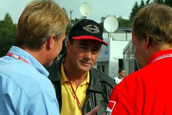 Formula One World Championship: F1 World Champion of ten years ago Nigel Mansell makes an appearence in the paddock