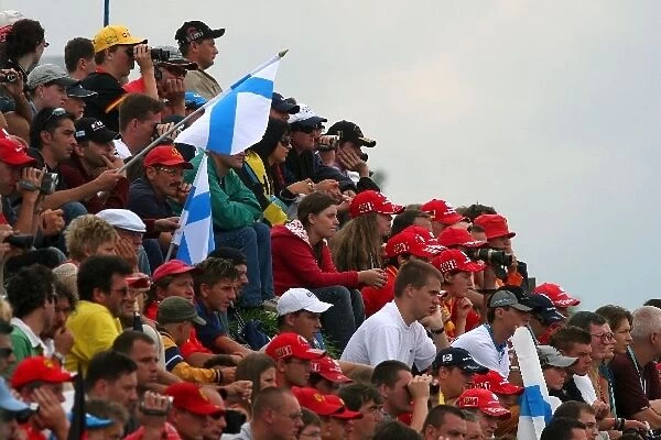 Formula One World Championship: Fans and atmosphere during qualifying