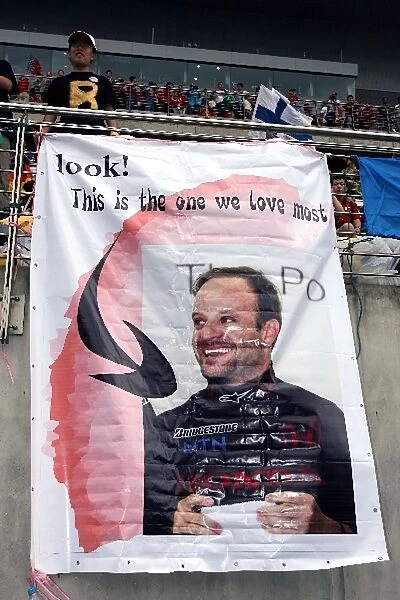 Formula One World Championship: Fans and banners