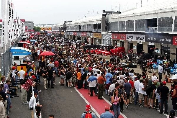 Formula One World Championship: Fans enjoy the pit lane walkabout