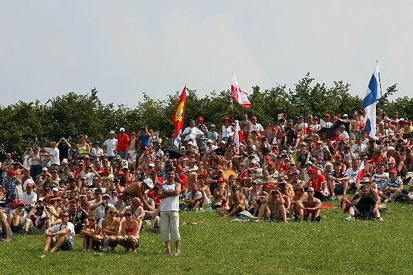 Formula One World Championship: Fans on the hill