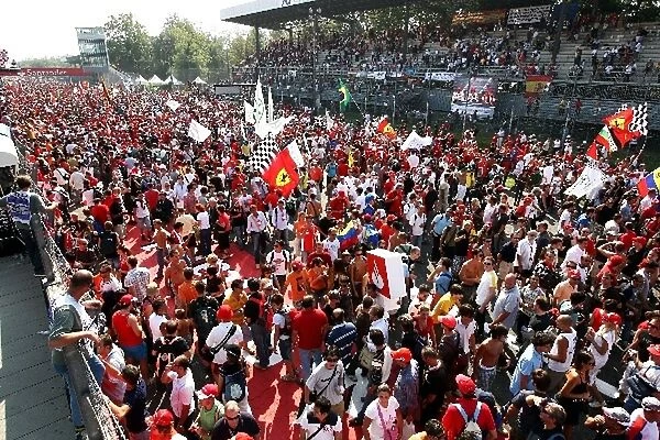 Formula One World Championship: Fans invade the circuit