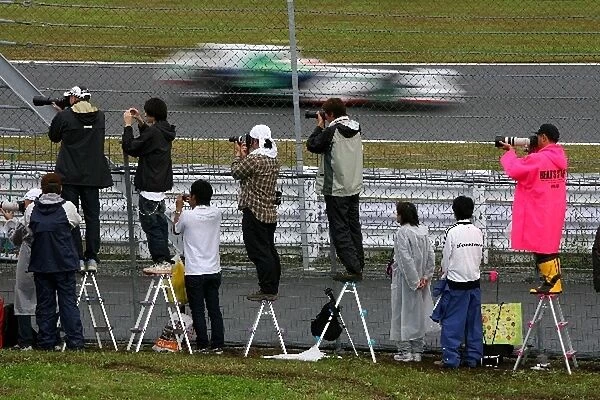 Formula One World Championship: Fans shoot the action