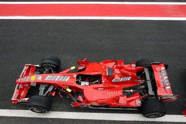 Formula One World Championship: Ferrari F2007 in the pitlane