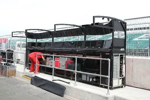 Formula One World Championship: Ferrari pit equipment