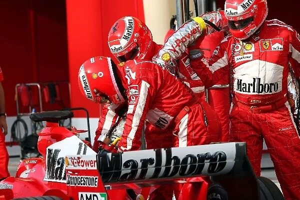 Formula One World Championship: Ferrari practice pitstops