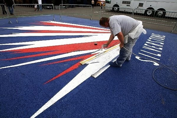 Formula One World Championship: Final touches of paint added to the circuit