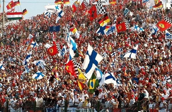 Formula One World Championship: Finnish fans go wild as Hakkinen wins and takes the lead in the World Championship