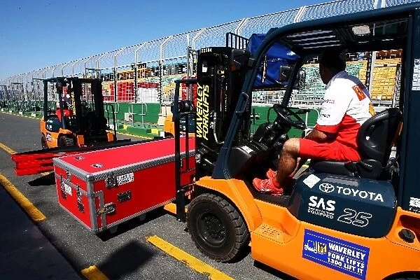 Formula One World Championship: Forklift truck