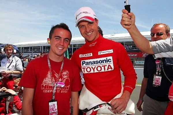 Formula One World Championship: Frankie Muniz, Actor from Malcolm in the Middle with Ralf Schumacher Toyota on the grid