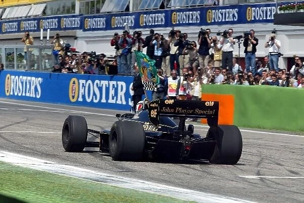 Formula One World Championship: Gerhard Berger drives an ex-Ayrton Senna Lotus 98T