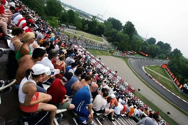 Formula One World Championship: A good crowd watch practice