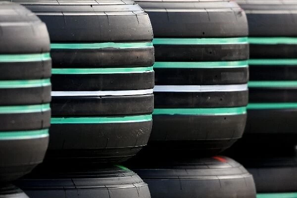 Formula One World Championship: Green markings on the Bridgestone tyres