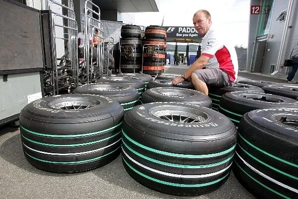 Formula One World Championship: Grooved slick tyres for Force India F1 with green painted grooves