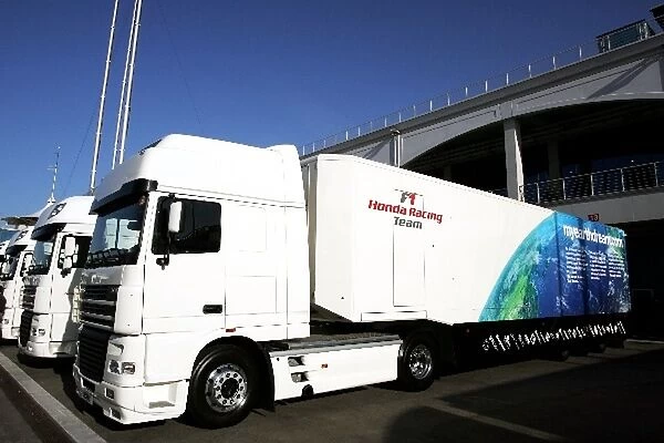 Formula One World Championship: Honda Transporters