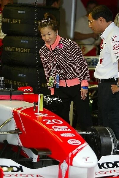 Formula One World Championship: The Japanese World Judo Champion Ryoko Tamura was a Guest of the Toyota Team