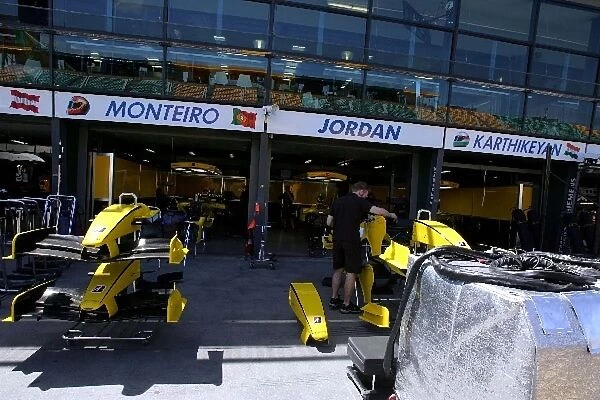 Formula One World Championship: The Jordan garage
