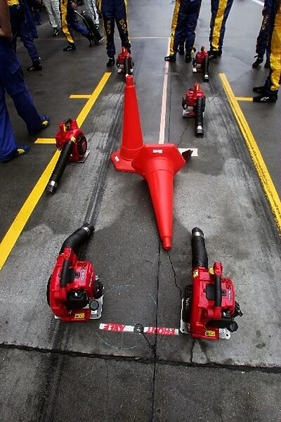 Formula One World Championship: A levitating traffic cone fell over