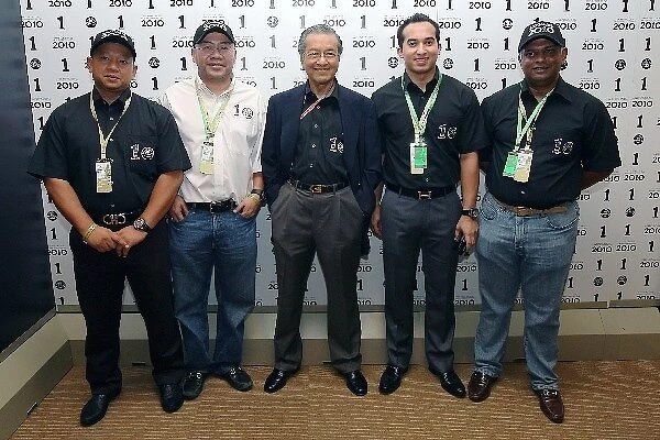 Formula One World Championship: The Lotus F1  /  1Malaysia group: Tony Fernandes CEO of Air Asia; SM Nasarudin SM Nasimuddin Lotus F1 Team Director