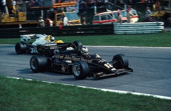 Formula One World Championship: Nigel Mansells Lotus just ahead of Keke Rosbergs Williams