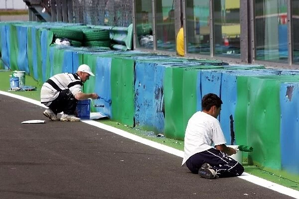 Formula One World Championship: Painting the circuit