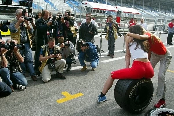 Formula One World Championship: The photographers cram together for the important shots