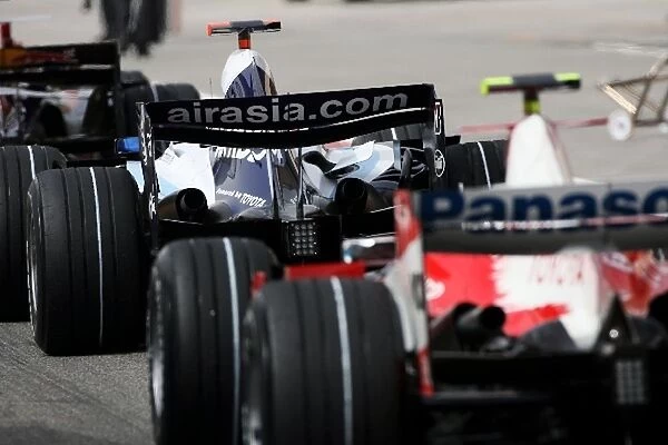 Formula One World Championship: The pit lane queue during qualifying