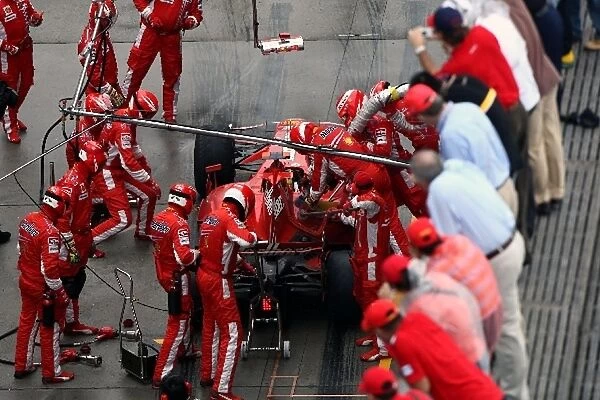 Formula One World Championship: Pitstop for Felipe Massa Ferrari F2007
