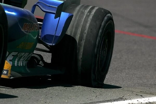 Formula One World Championship: A puncture for Felipe Massa Sauber Petronas C24