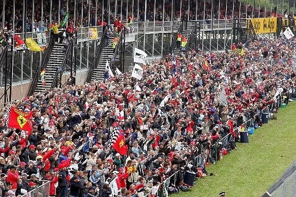 Formula One World Championship: Race day crowds