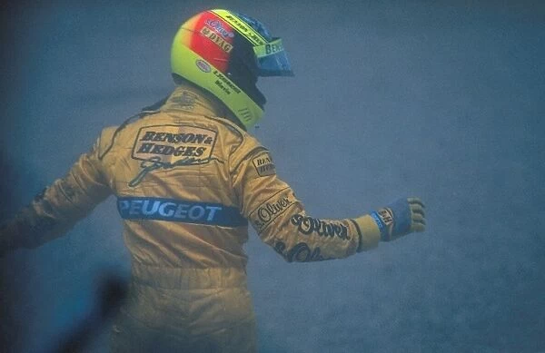 Formula One World Championship: Ralf Schumacher, Jordan 197 after crashing