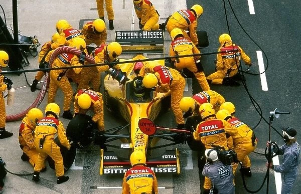 Formula One World Championship: Ralf Schumacher, Jordan 197, 5th place makes a pit stop
