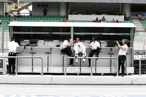 Formula One World Championship, Rd 2, Malaysian Grand Prix, Qualifying Day, Sepang, Malaysia, Saturday 9 April 2011