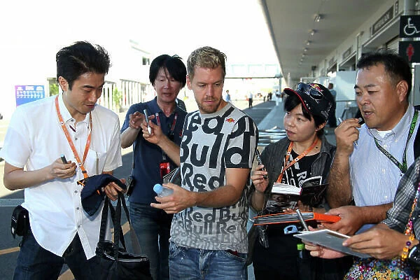 Formula One World Championship, Rd15, Japanese Grand Prix, Practice, Suzuka, Japan, Friday 11 October 2013