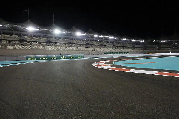 Formula One World Championship, Rd17, Abu Dhabi Grand Prix, Preparations, Yas Marina Circuit, Abu Dhabi, UAE, Thursday 31 October 2013