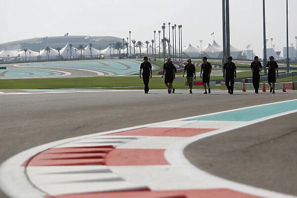 Formula One World Championship, Rd19, Abu Dhabi Grand Prix, Preparations, Yas Marina Circuit, Abu Dhabi, UAE, Thursday 20 November 2014