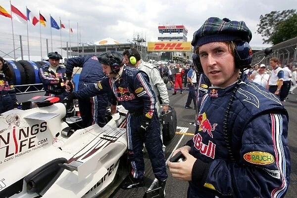 Formula One World Championship: Red Bull mechanics on the grid