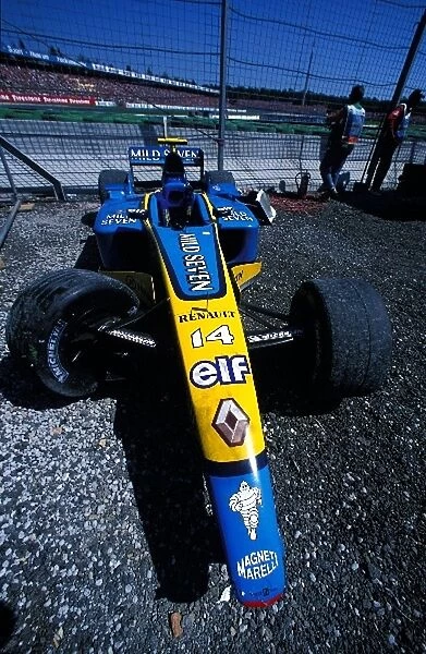Formula One World Championship: The Renault R202 of Jarno Trulli