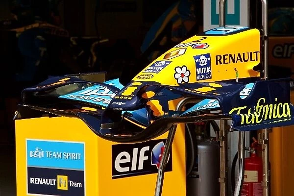 Formula One World Championship: Renault R26 front wing