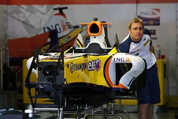 Formula One World Championship: Renault R27 in the garage