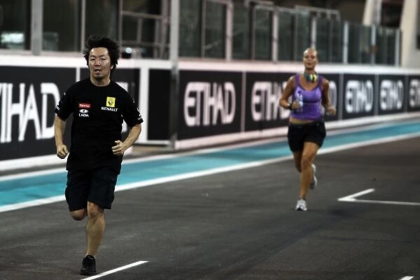 Formula One World Championship: Runners at the finish of the Runthattrack group run
