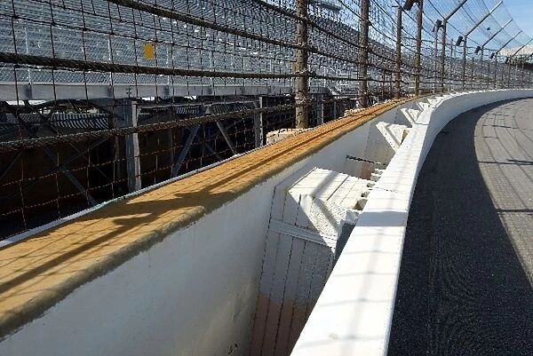 Formula One World Championship: SAFER barriers at turn 13